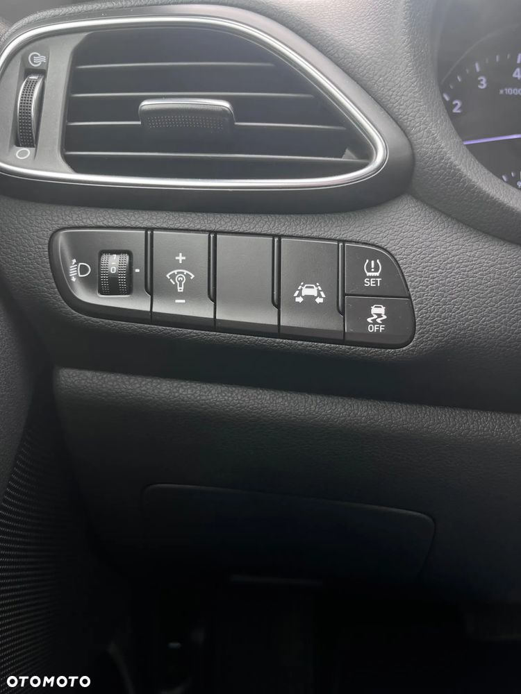 Hyundai i30 - 19