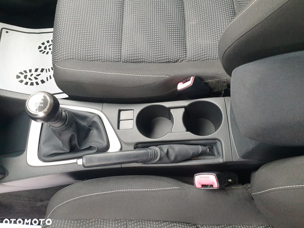 Toyota Auris 1.6 Executive - 25