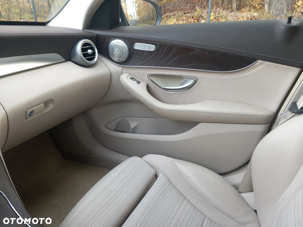 Mercedes-Benz Klasa C 200 7G-TRONIC - 7