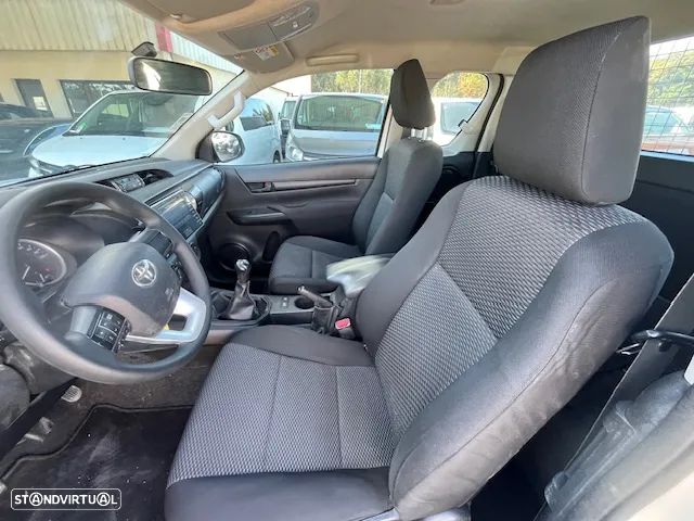 Toyota HILUX Club 150cv  3 Lug. - 8