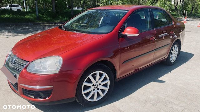 Volkswagen Jetta 1.4 TSI Comfortline DSG - 2