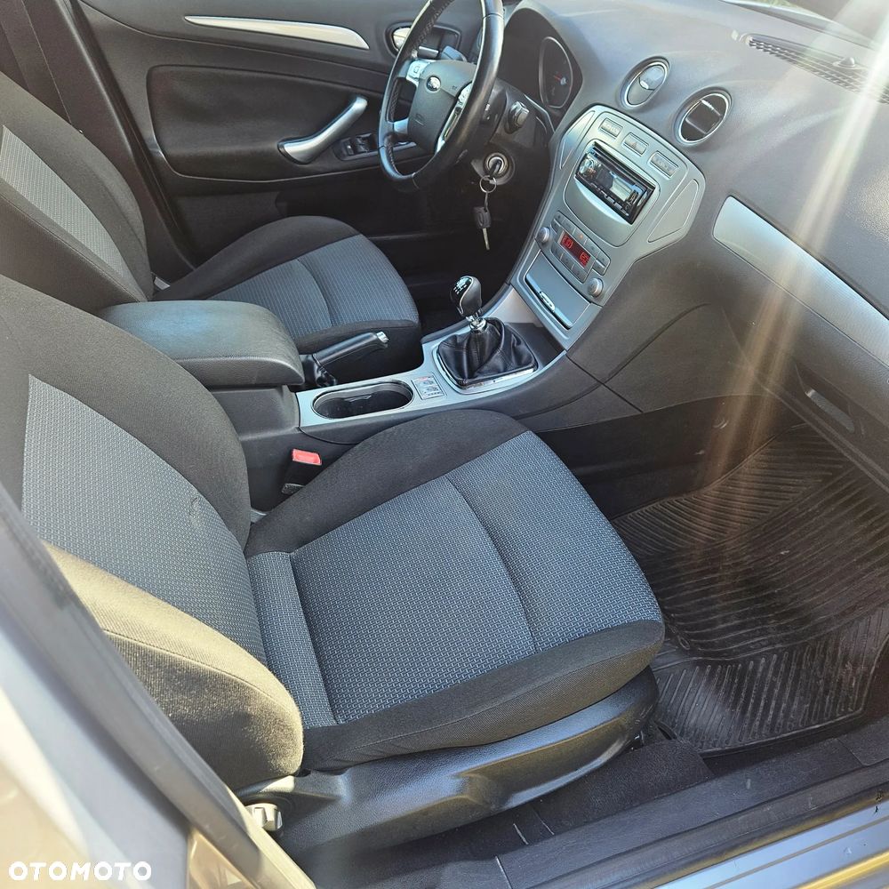 Ford Mondeo SW 2.0 TDCi Business Edition - 19
