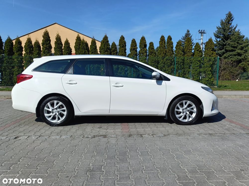 Toyota Auris 1.6 Prestige - 3