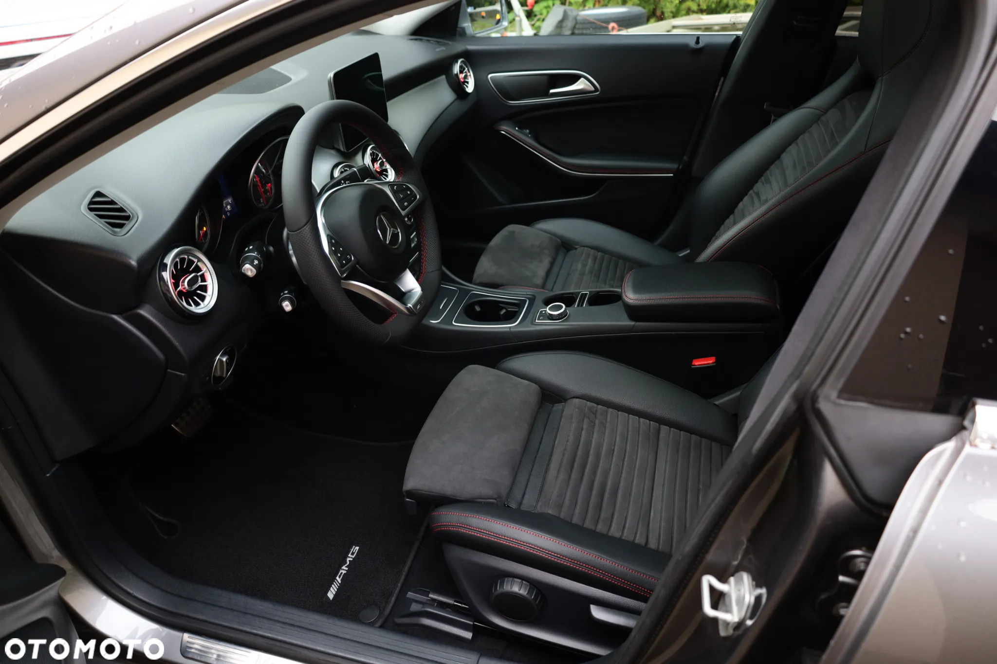 Mercedes-Benz CLA 200 7G-DCT AMG Line - 23