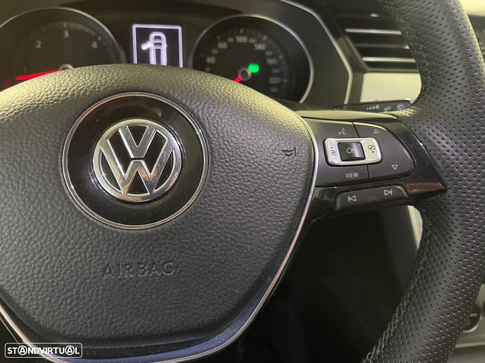 VW Passat Variant 2.0 TDi Elegance DSG - 24