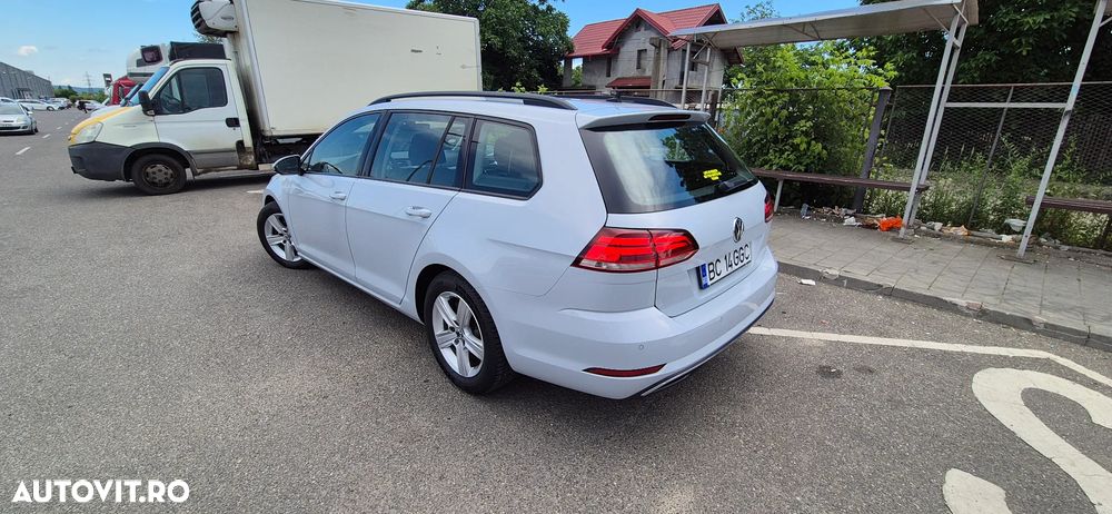 Volkswagen Golf - 5