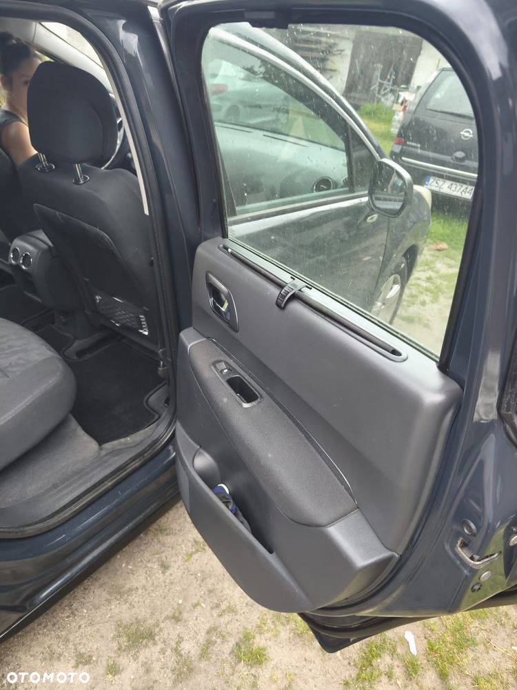 Peugeot 3008 1.6 HDi Trendy - 27
