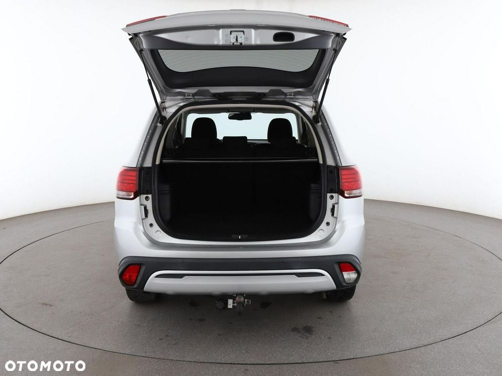 Mitsubishi Outlander 2.0 2WD CVT Diamant Edition+ - 20