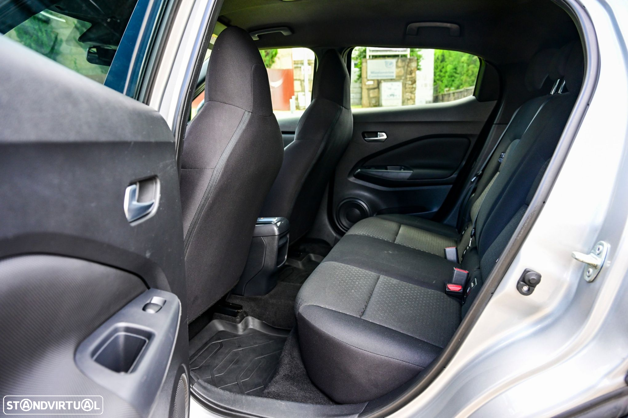 Nissan Juke 1.0 DIG-T N-Connecta - 29