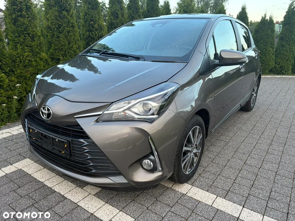 Toyota Yaris 1.5 Premium - 4