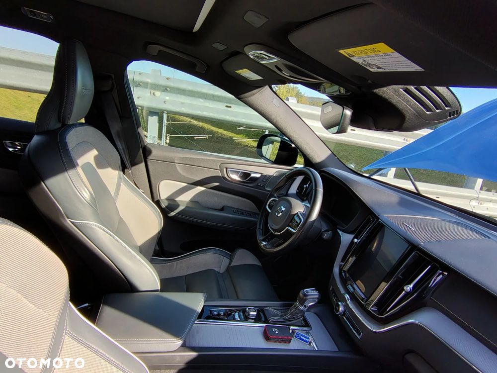 Volvo XC 60 T5 R-Design - 12
