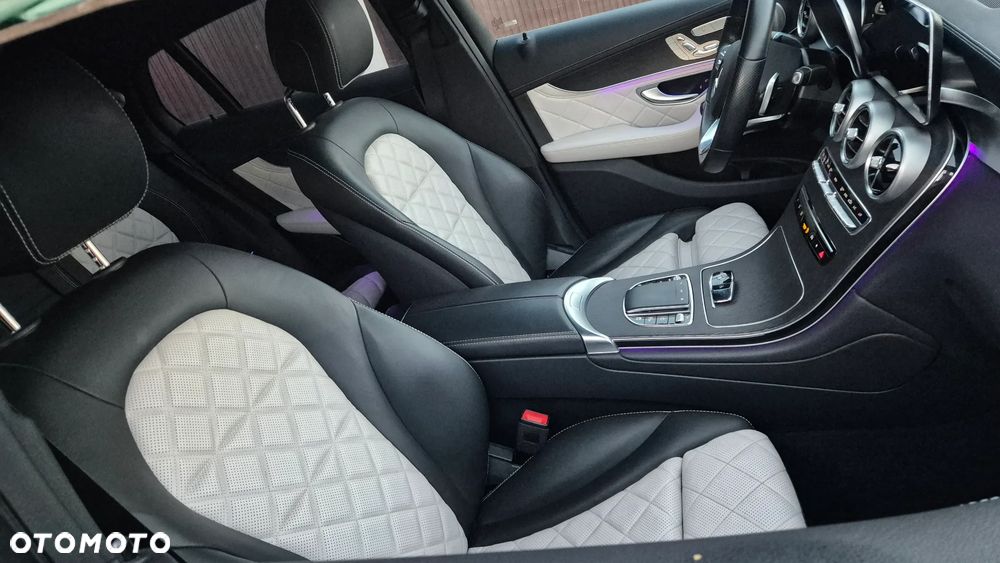 Mercedes-Benz GLC 300 d 4Matic 9G-TRONIC AMG Line - 28