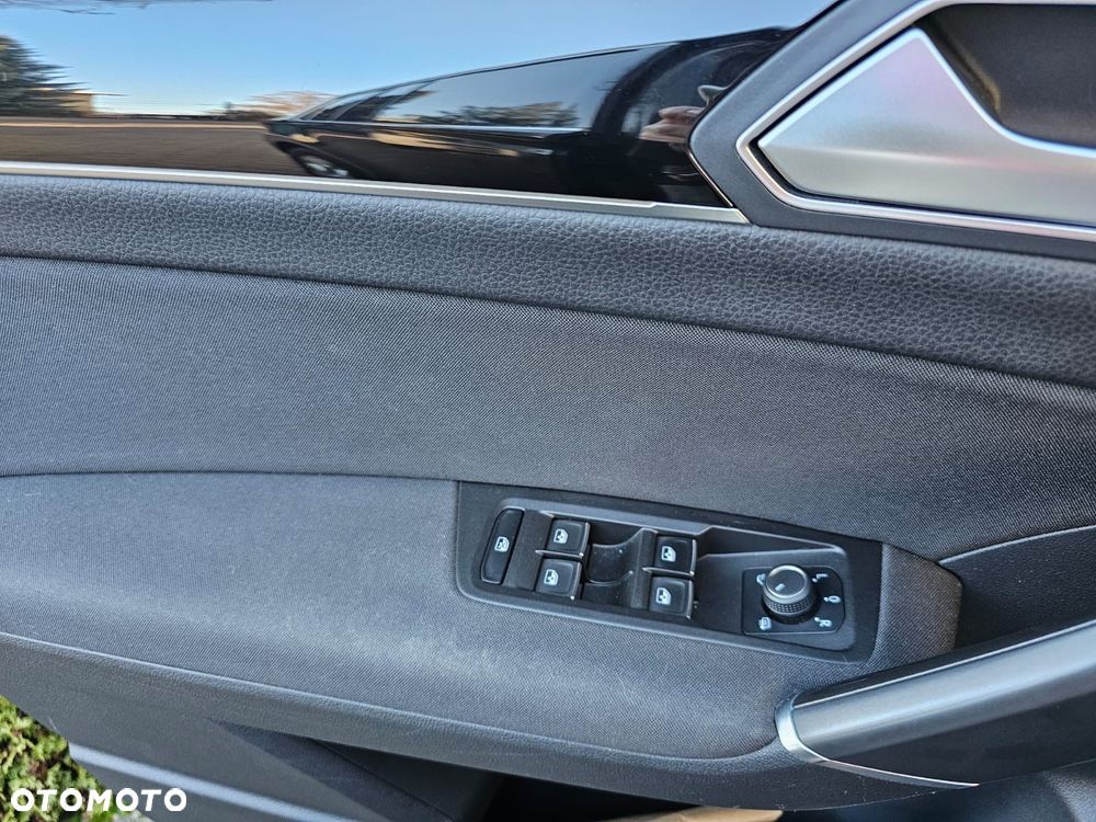 Volkswagen Touran ver-2-0-tdi-bmt-highline-dsg - 10