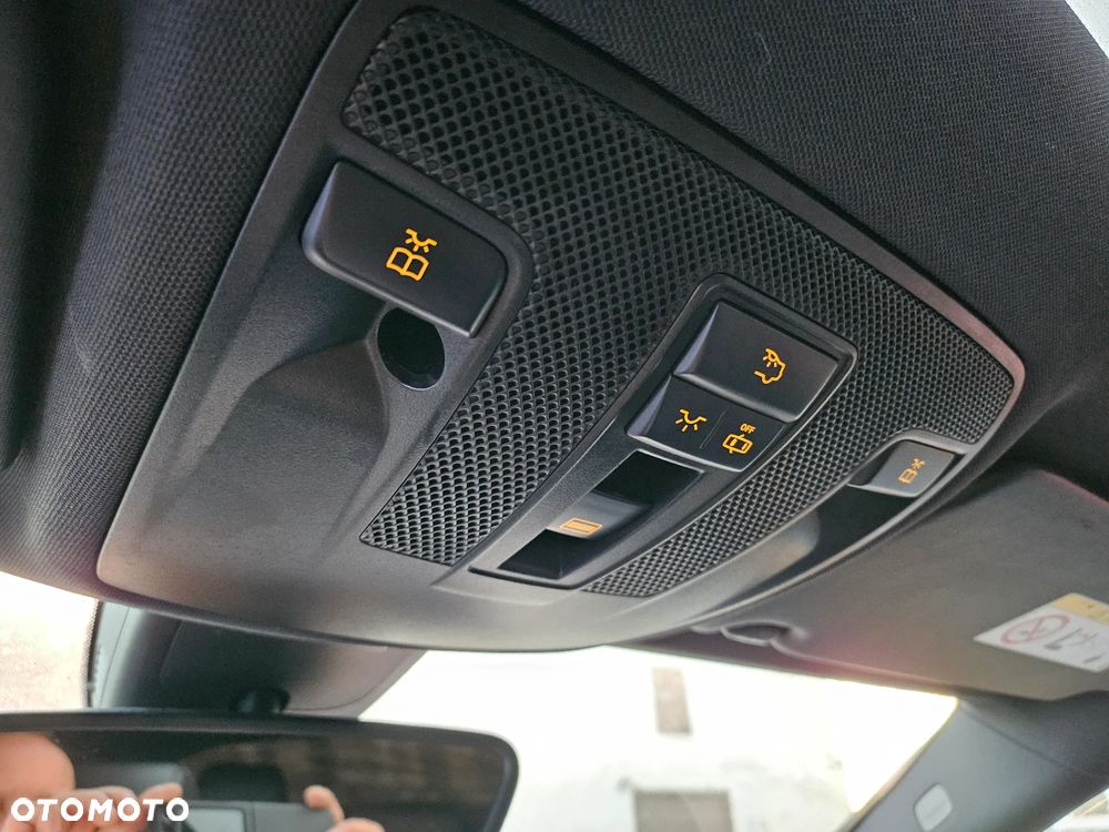 Mercedes-Benz CLA - 16