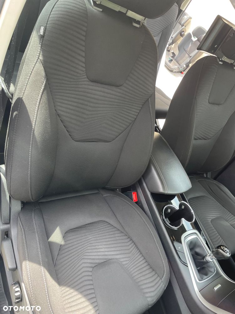 Ford S-Max - 31