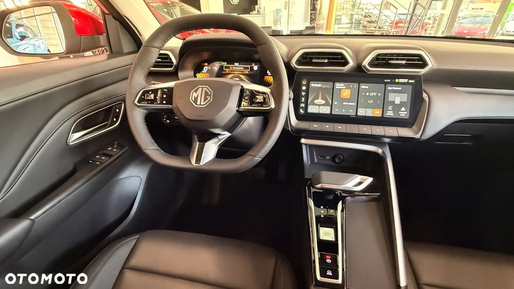 MG ZS Hybrid+ - 16