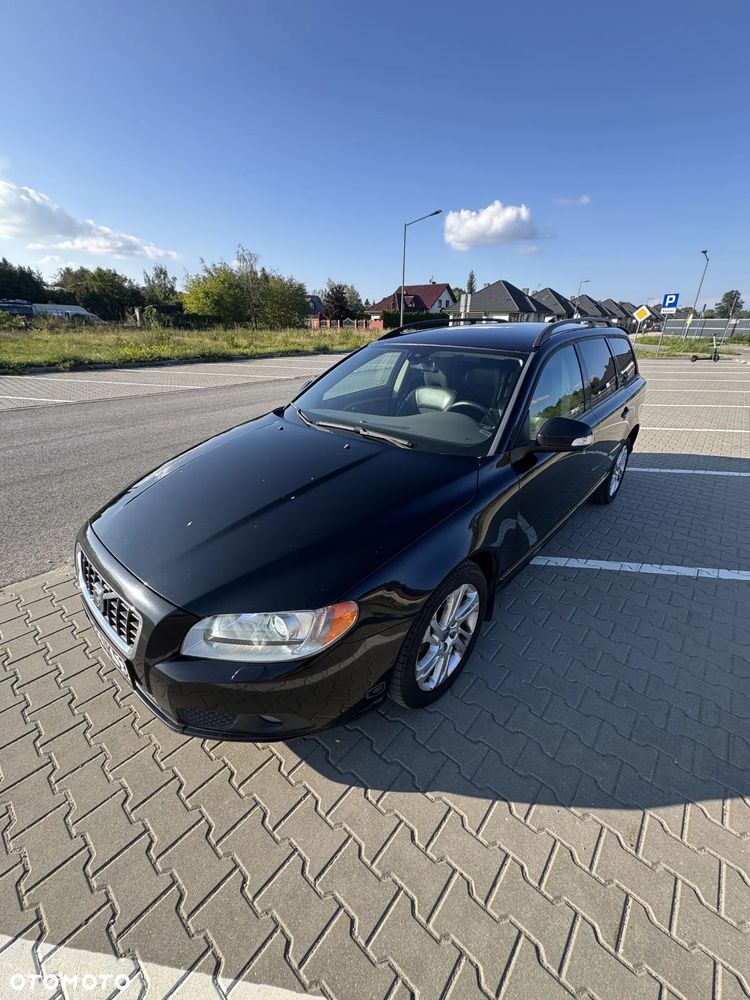 Volvo V70 2.5T Kinetic - 1