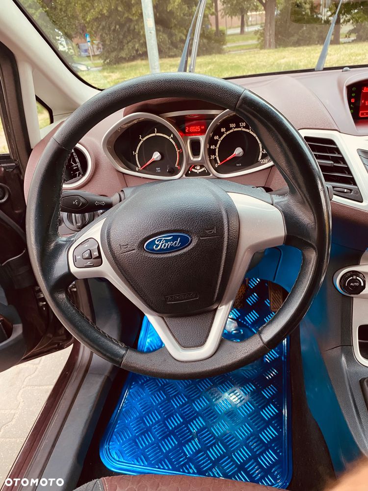 Ford Fiesta 1.6 TDCi DPF Ghia - 7