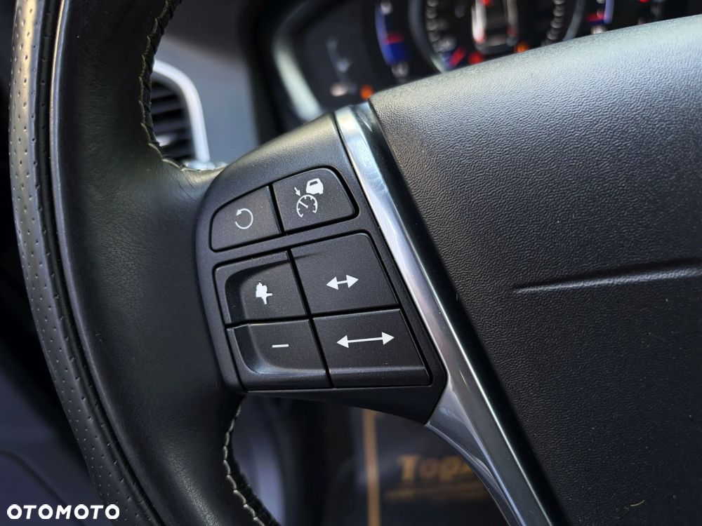 Volvo XC 60 D4 Geartronic RDesign - 23