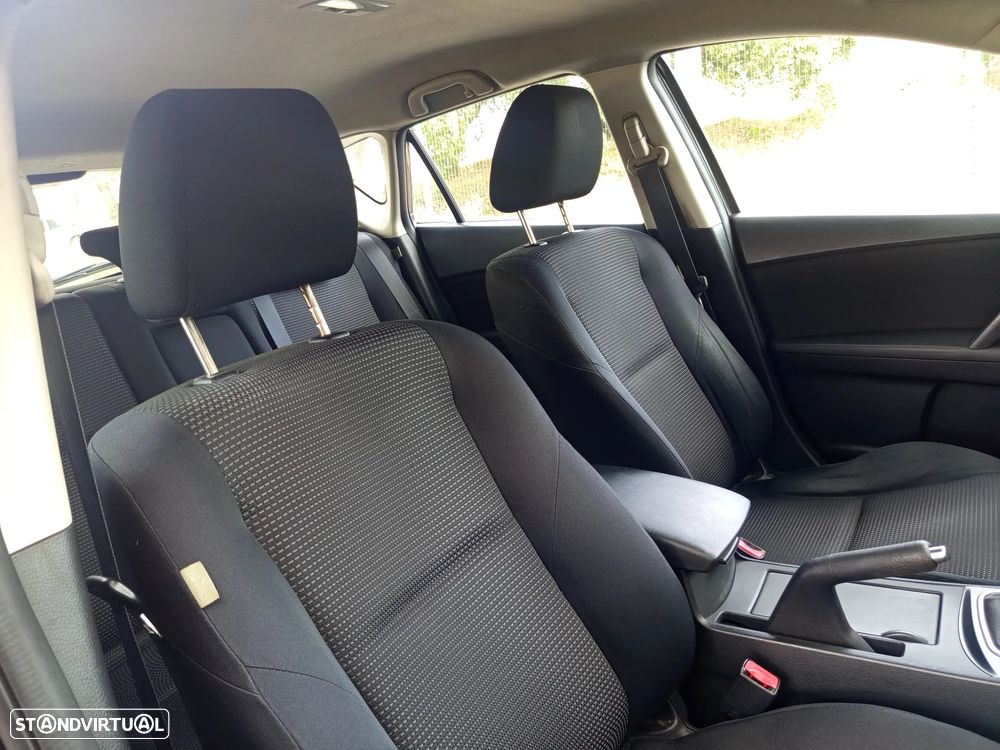 Mazda 3 Hatchback MZ-CD 1.6 Sport - 30