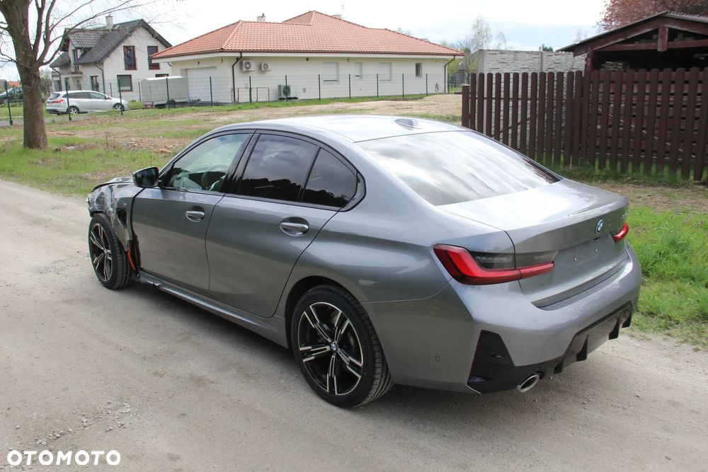 BMW Seria 3 330e M Sport - 2