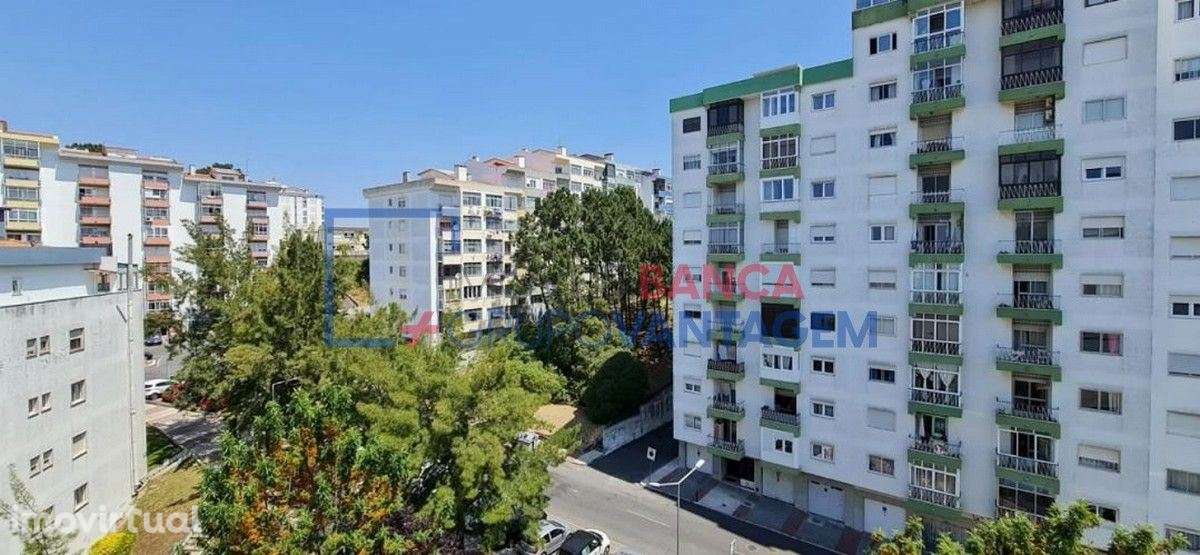 T3 em Rio de Mouro - Grande imagem: 4/17