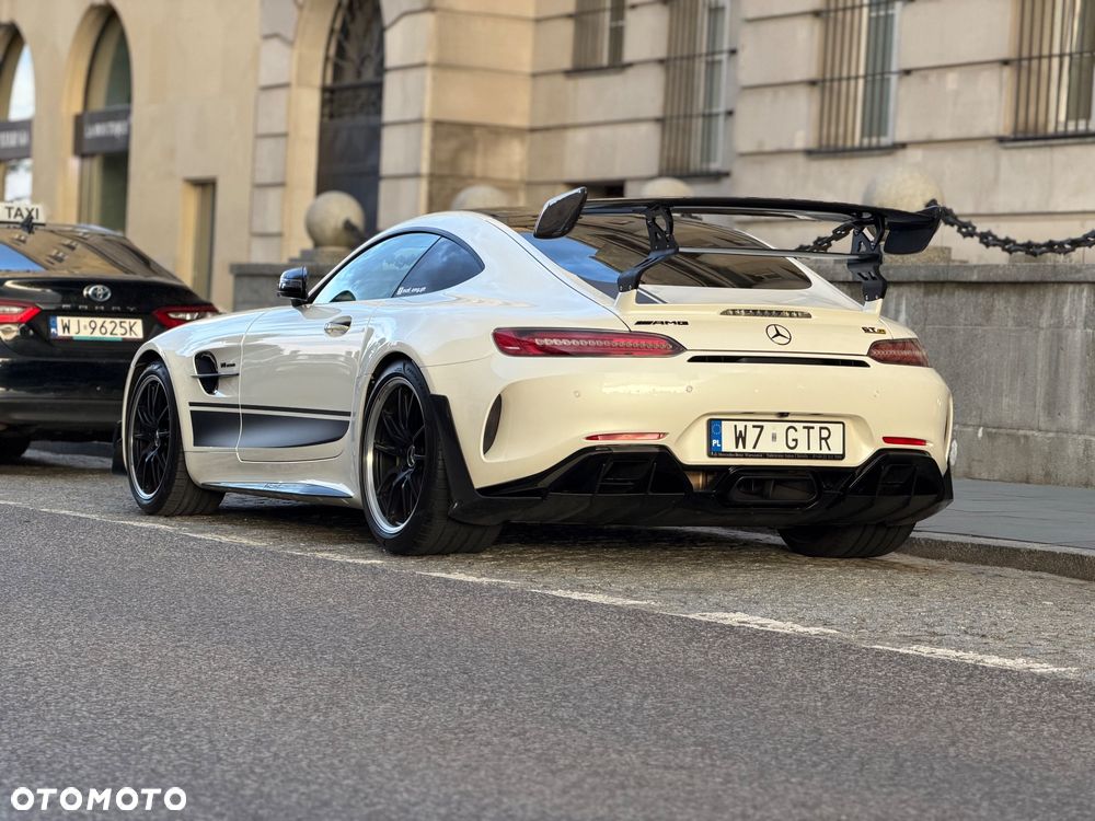 Mercedes-Benz AMG GT R - 13
