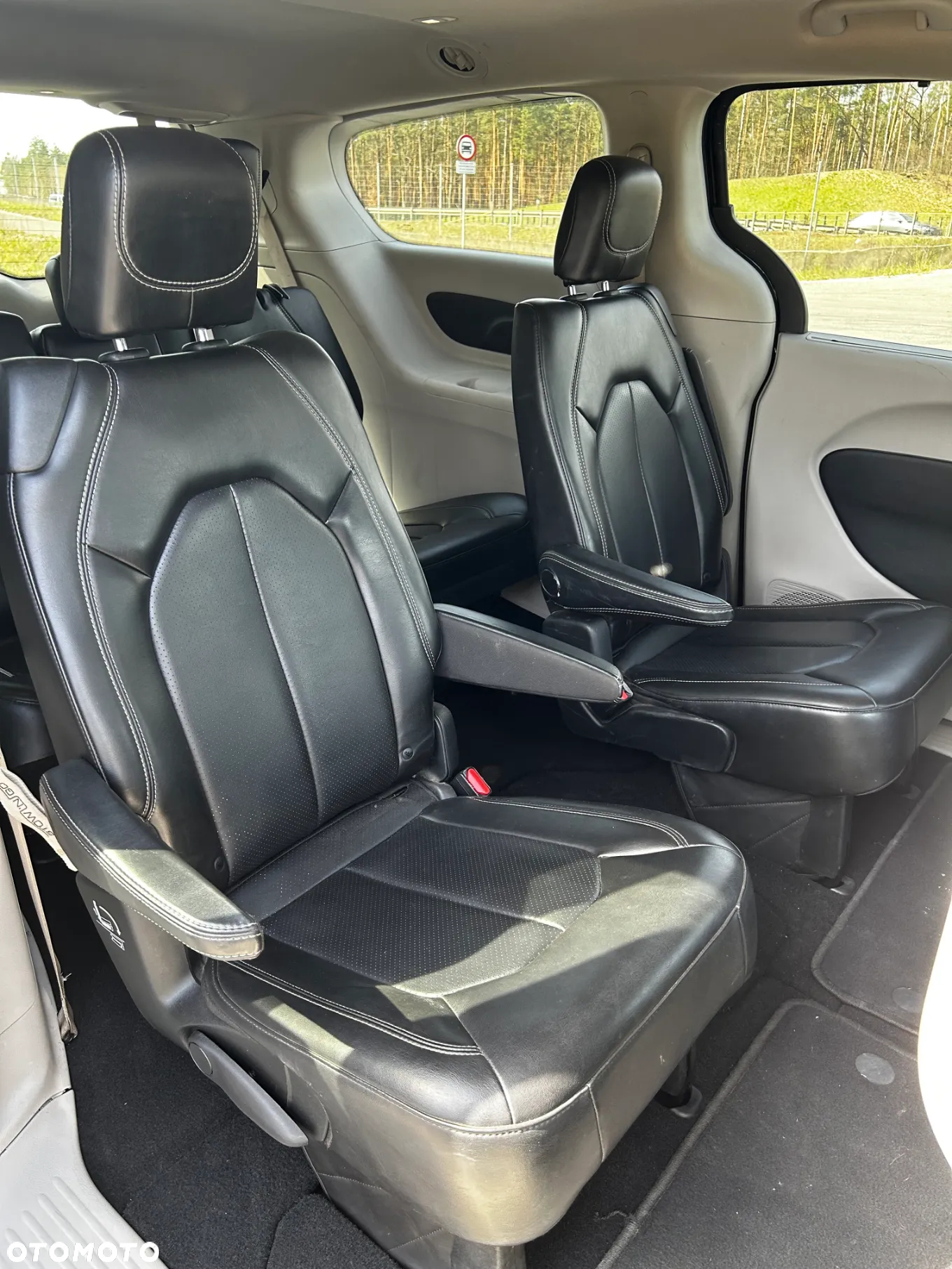 Chrysler Pacifica - 20