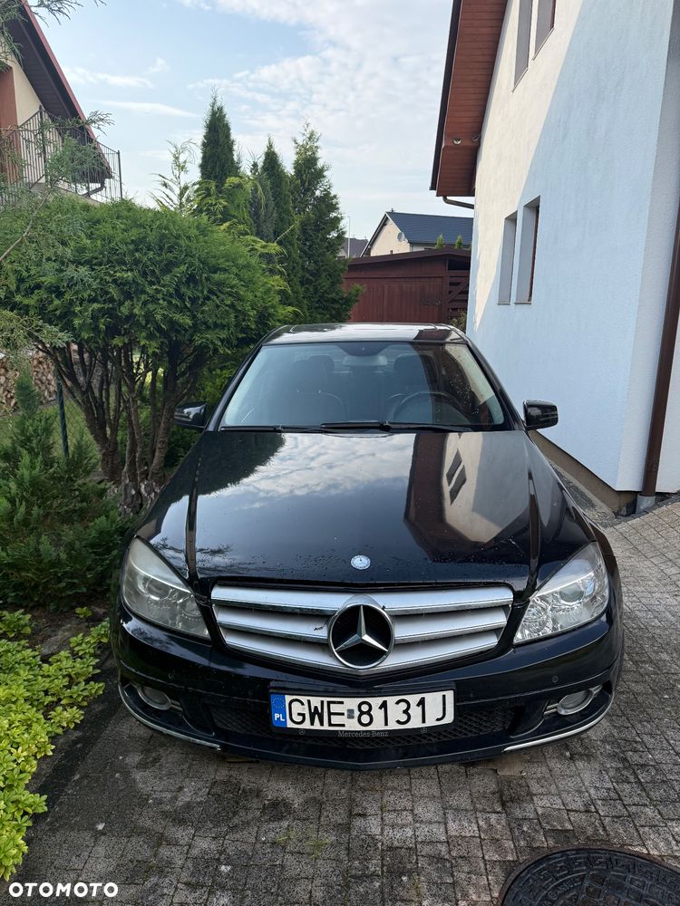 Mercedes-Benz Klasa C 220 CDI DPF Automatik BlueEFFICIENCY Elegance - 2