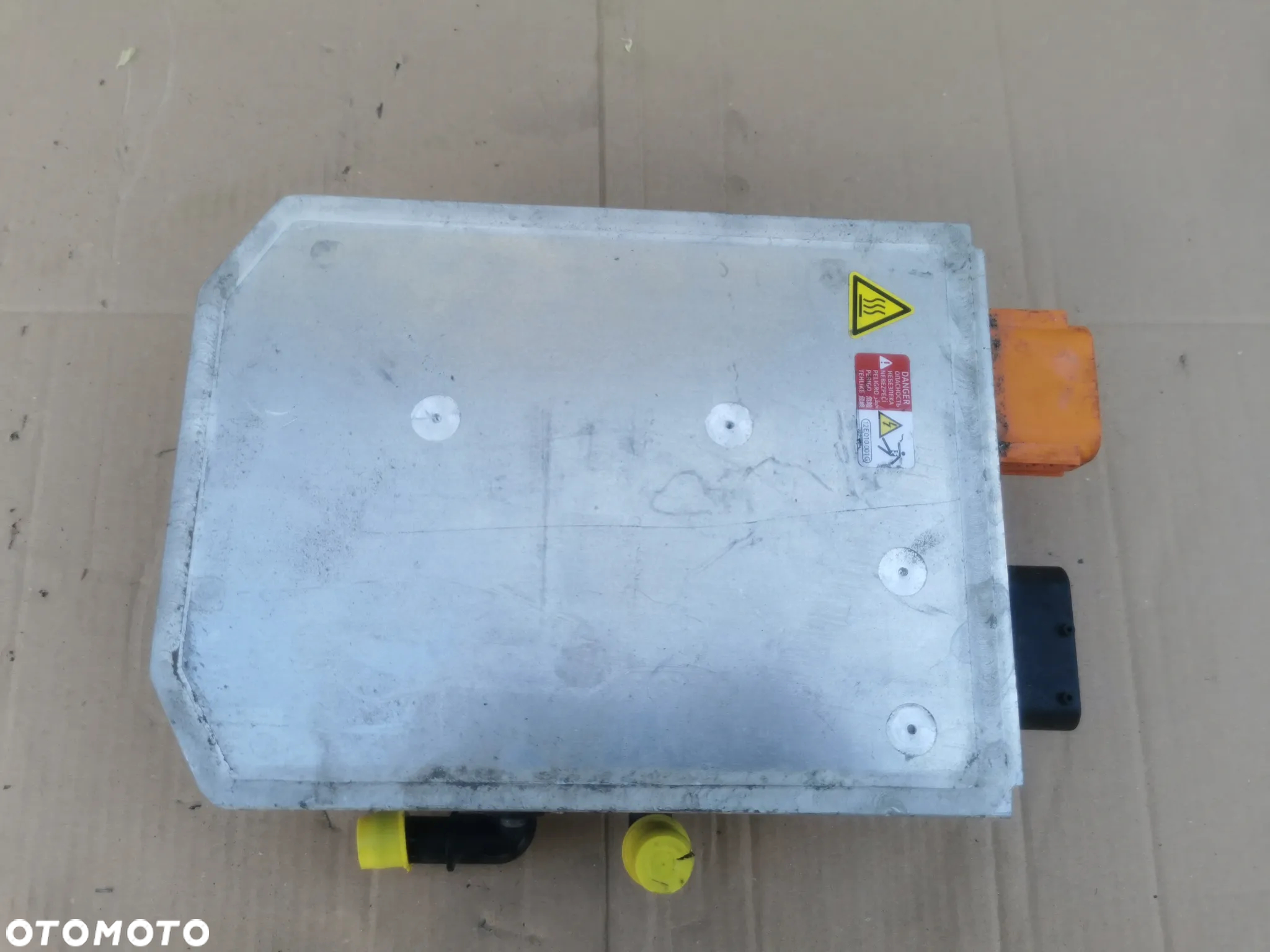 JEDNOSTKA STERUJACA AKUMULATORA 4KE915253F - 9