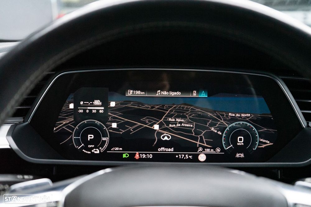 Audi e-tron 50 quattro S line - 38