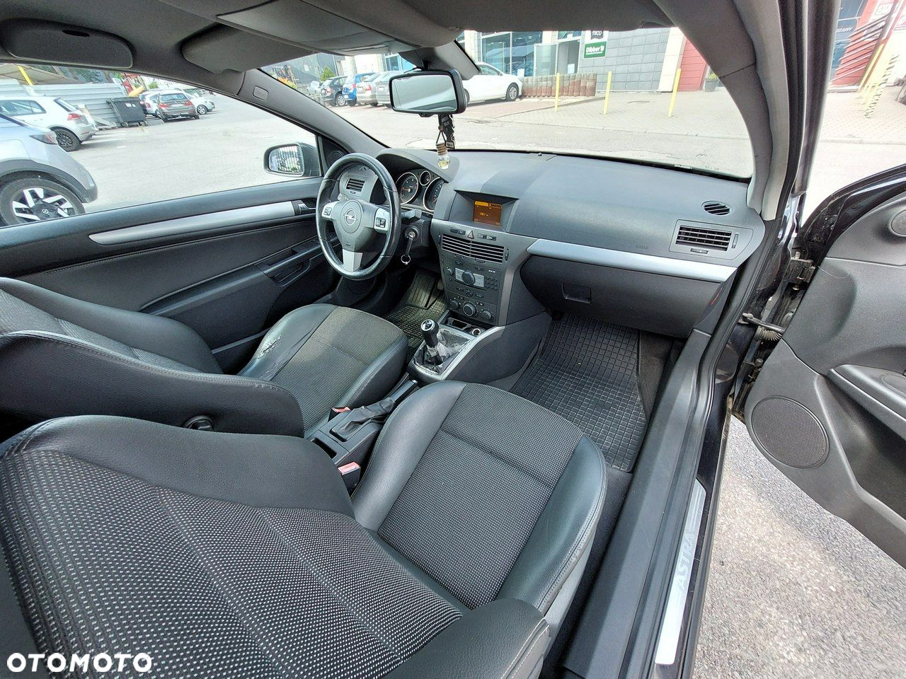 Opel Astra GTC 1.9 CDTI Cosmo - 8