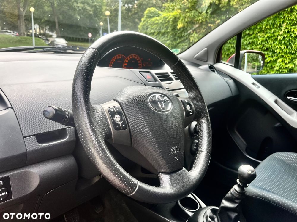 Toyota Yaris 1.33 VVT-i Executive - 19