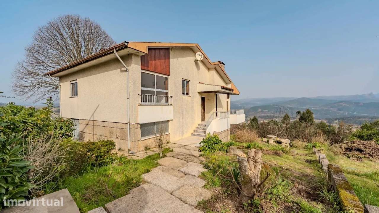 Exclusiva Moradia T4 com 556m² e 1.000m² de Terreno - Grande imagem: 2/40