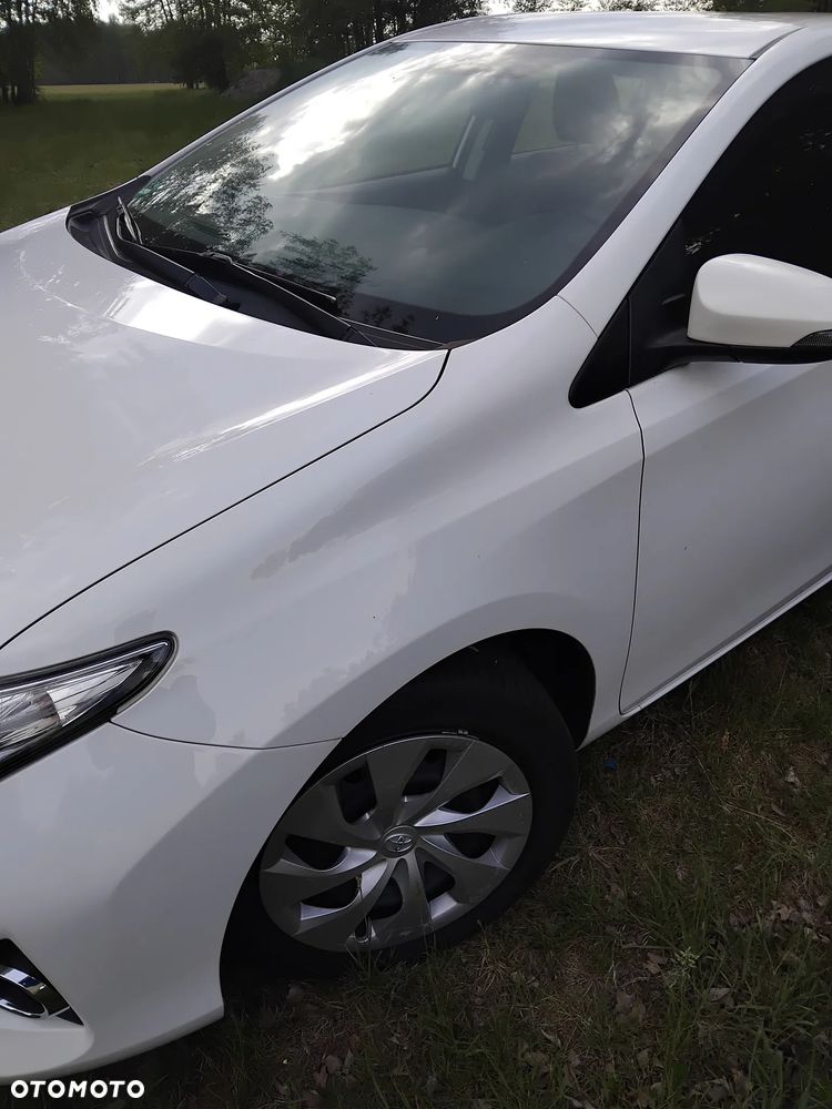 Toyota Auris 1.33 VVT-i Active - 4