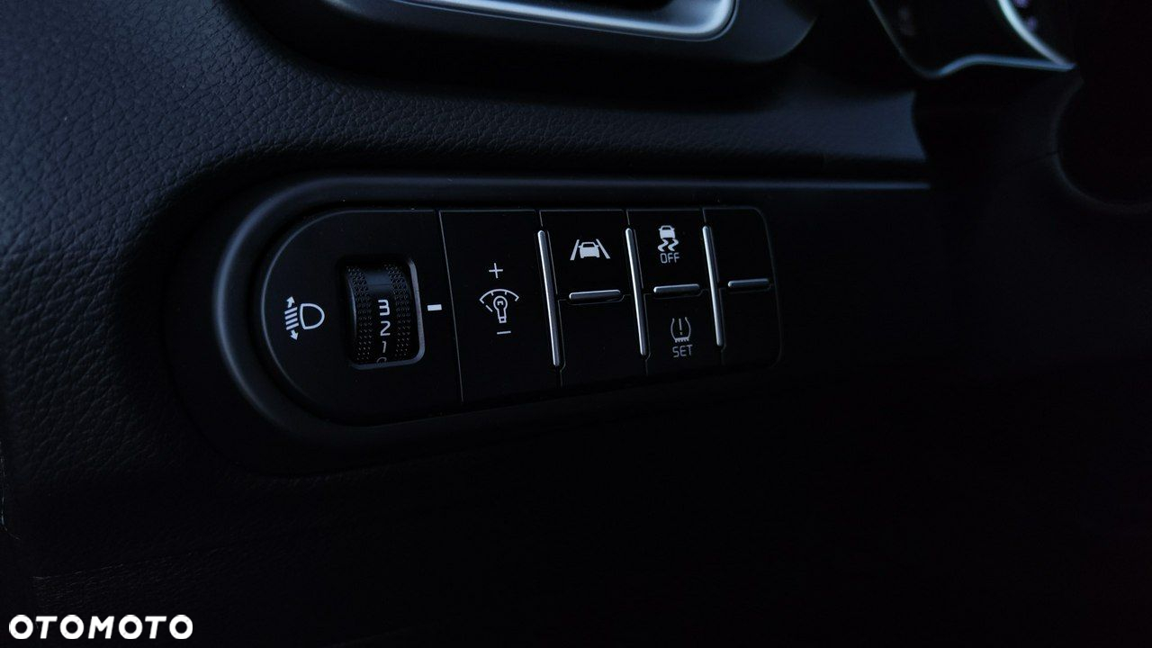 Kia Ceed - 13
