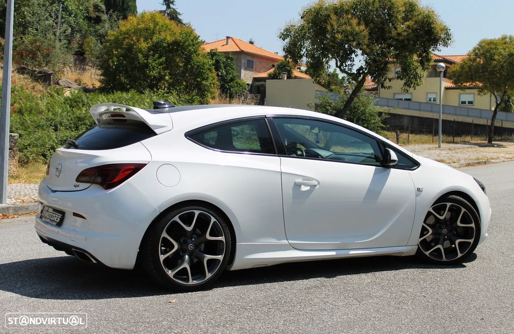Opel Astra GTC OPC S&S - 10