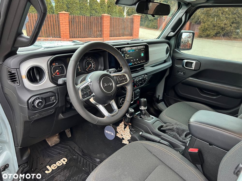 Jeep Wrangler - 13