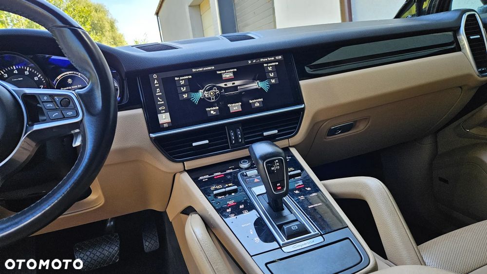 Porsche Cayenne Platinum Edition - 13