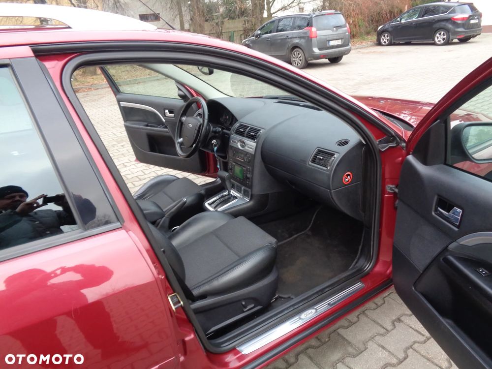 Ford Mondeo 2.0 Ghia Executive - 26