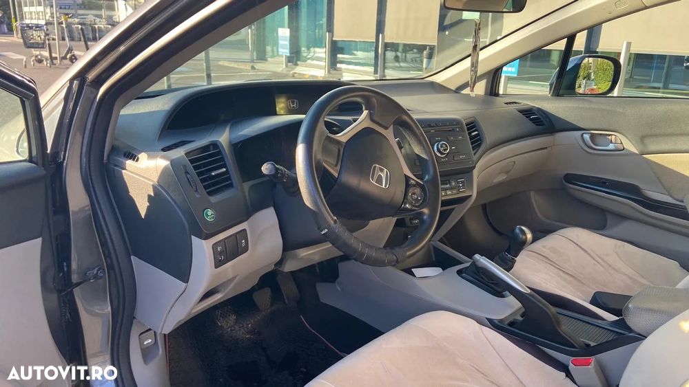 Honda Civic 1.8 MT LS - 10