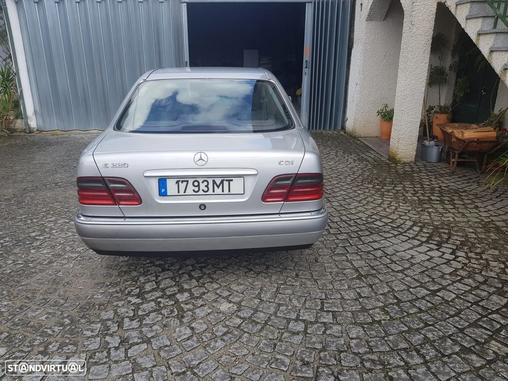 Mercedes-Benz E 220 CDI Classic - 3