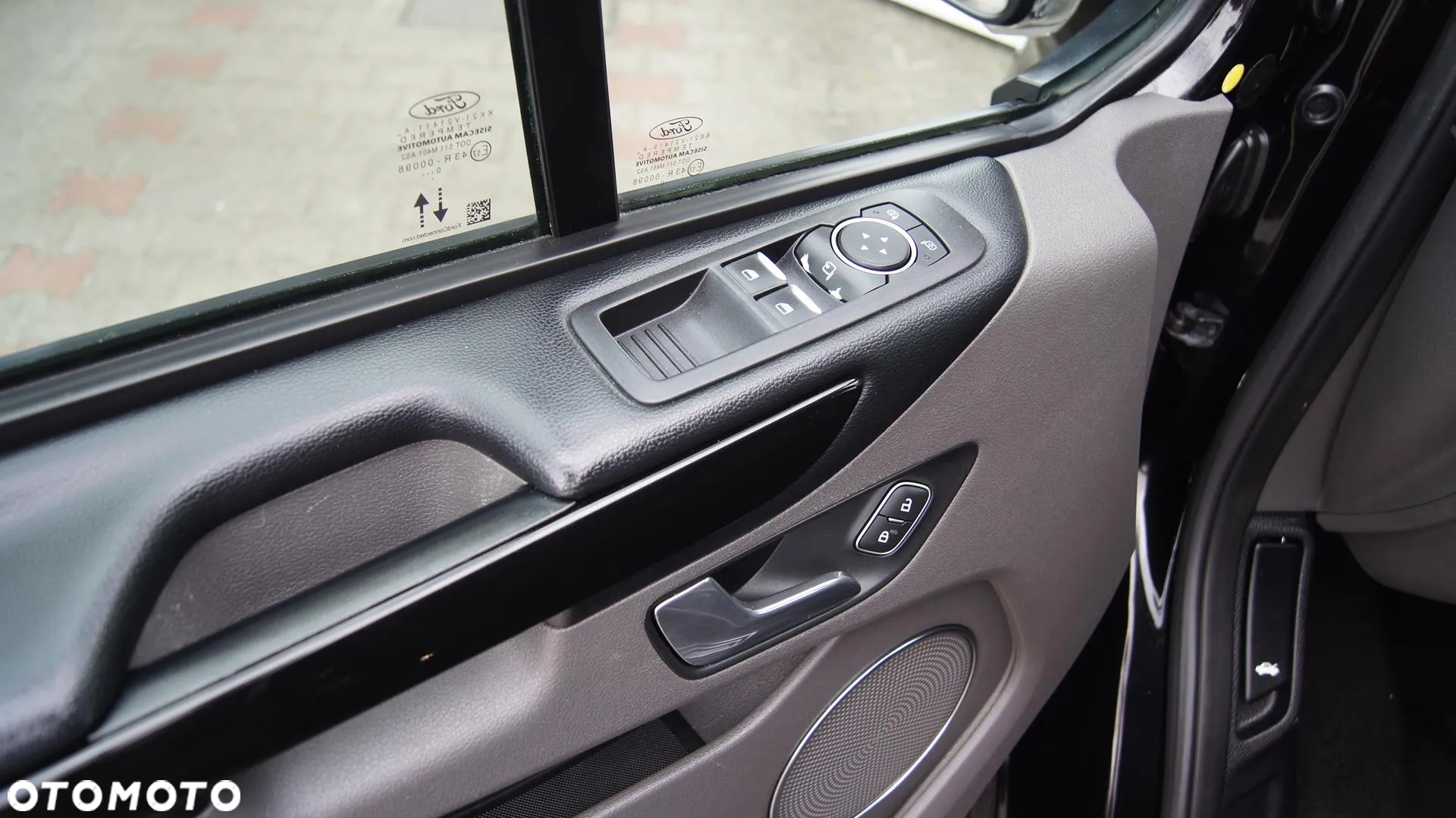 Ford Tourneo Custom 2.0 EcoBlue L1 Titanium X - 21