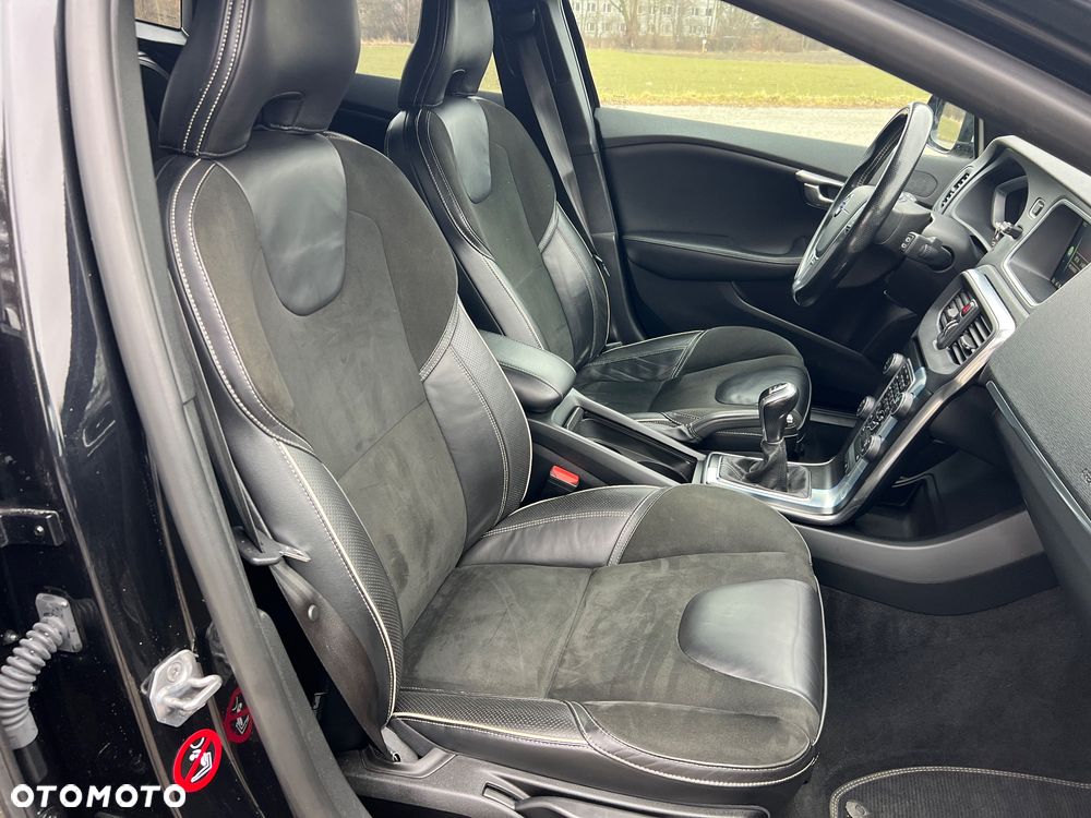 Volvo V40 D3 R Design - 30