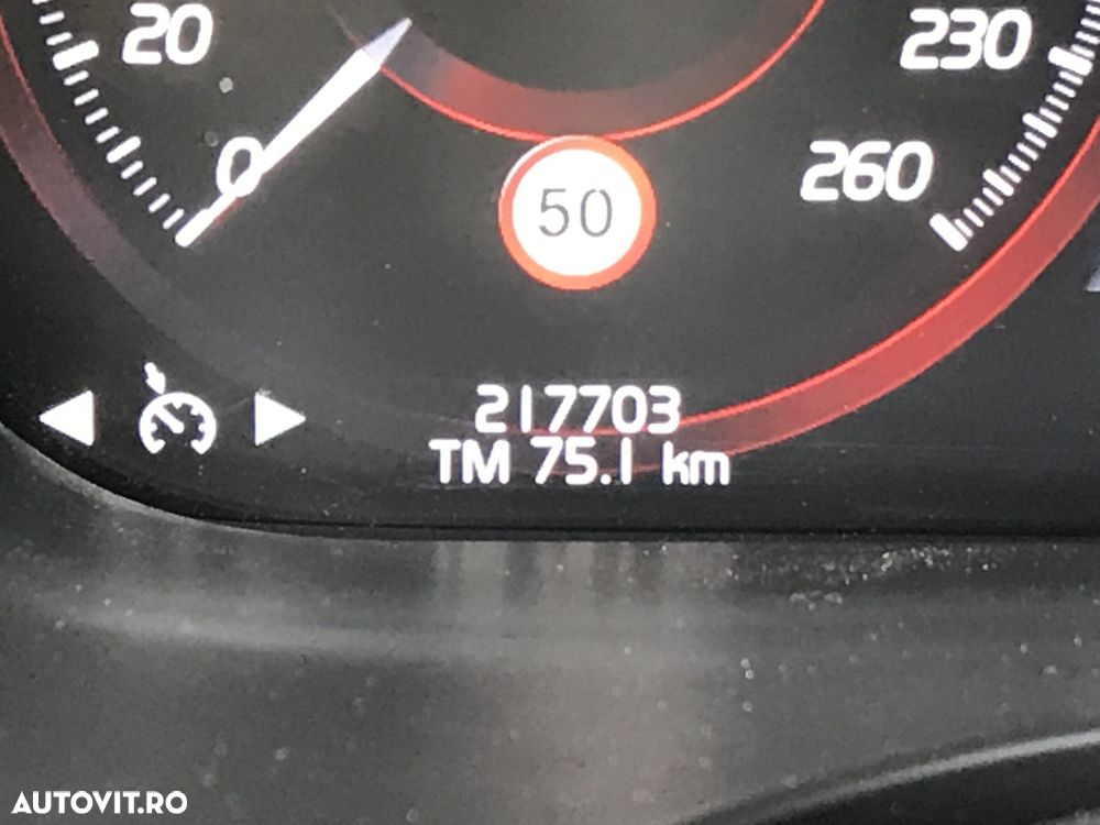 Volvo XC 60 D4 R-Design - 8