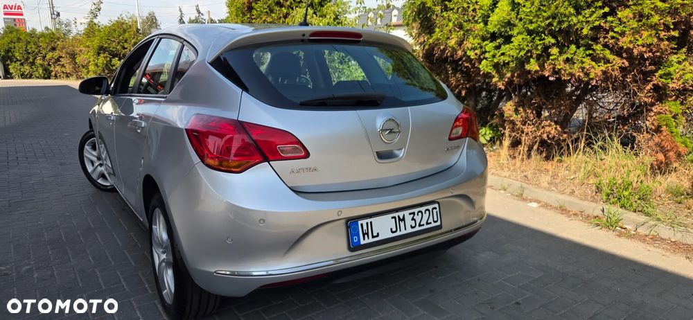 Opel Astra 1.6 CDTI Sport - 11