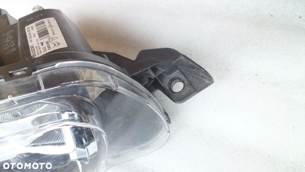 Lampa przednia lewa prawa Fulled Citroen C3  III - 3