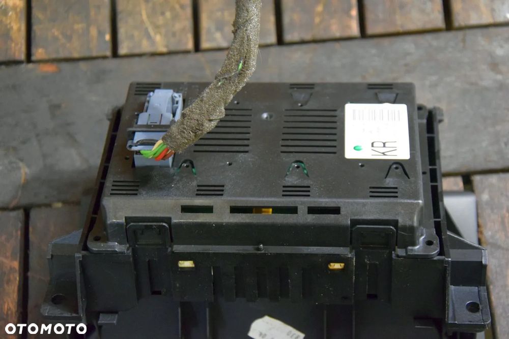 Opel Astra H B Wyświetlacz radia komputera 13111165 KR - 3