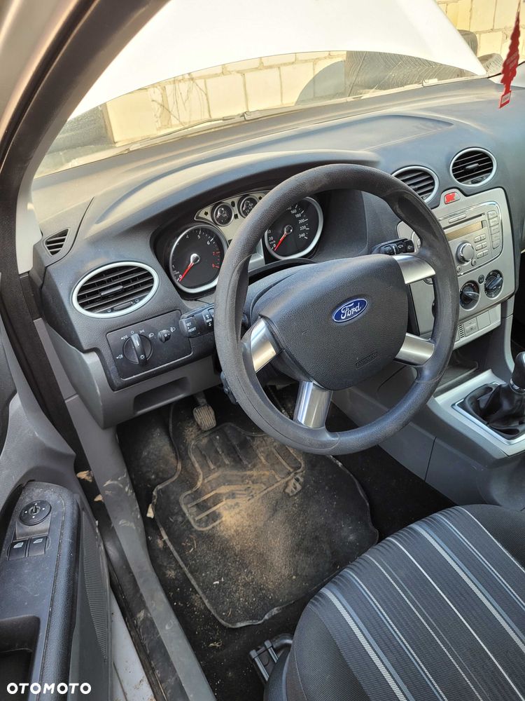 Ford Focus - 8