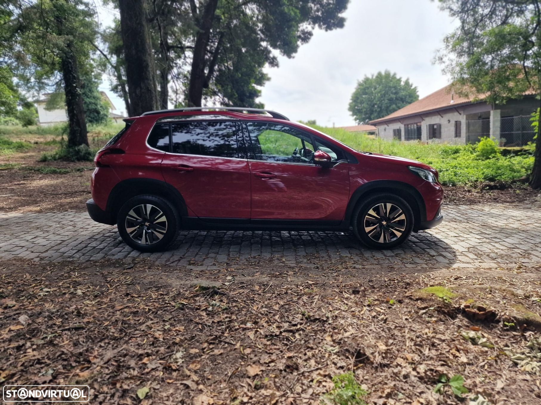 Peugeot 2008 1.2 PureTech Allure EAT6 - 7